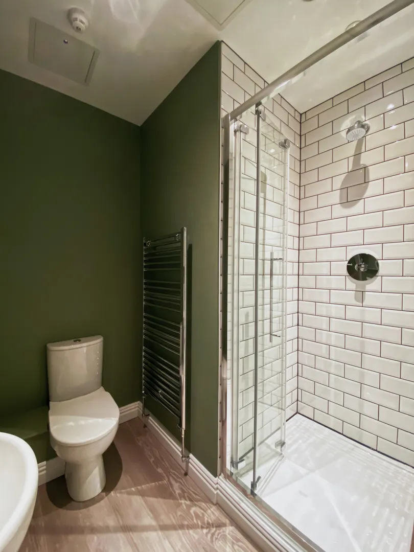 Flat A, 25 Lister Gate - Luxury 5 Bed City Centre Apartment - Image 17